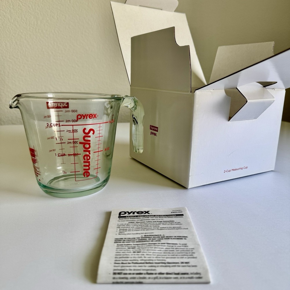 Pyrex Supreme Edition Glass Measuring Cup- 2 Cups New In Box